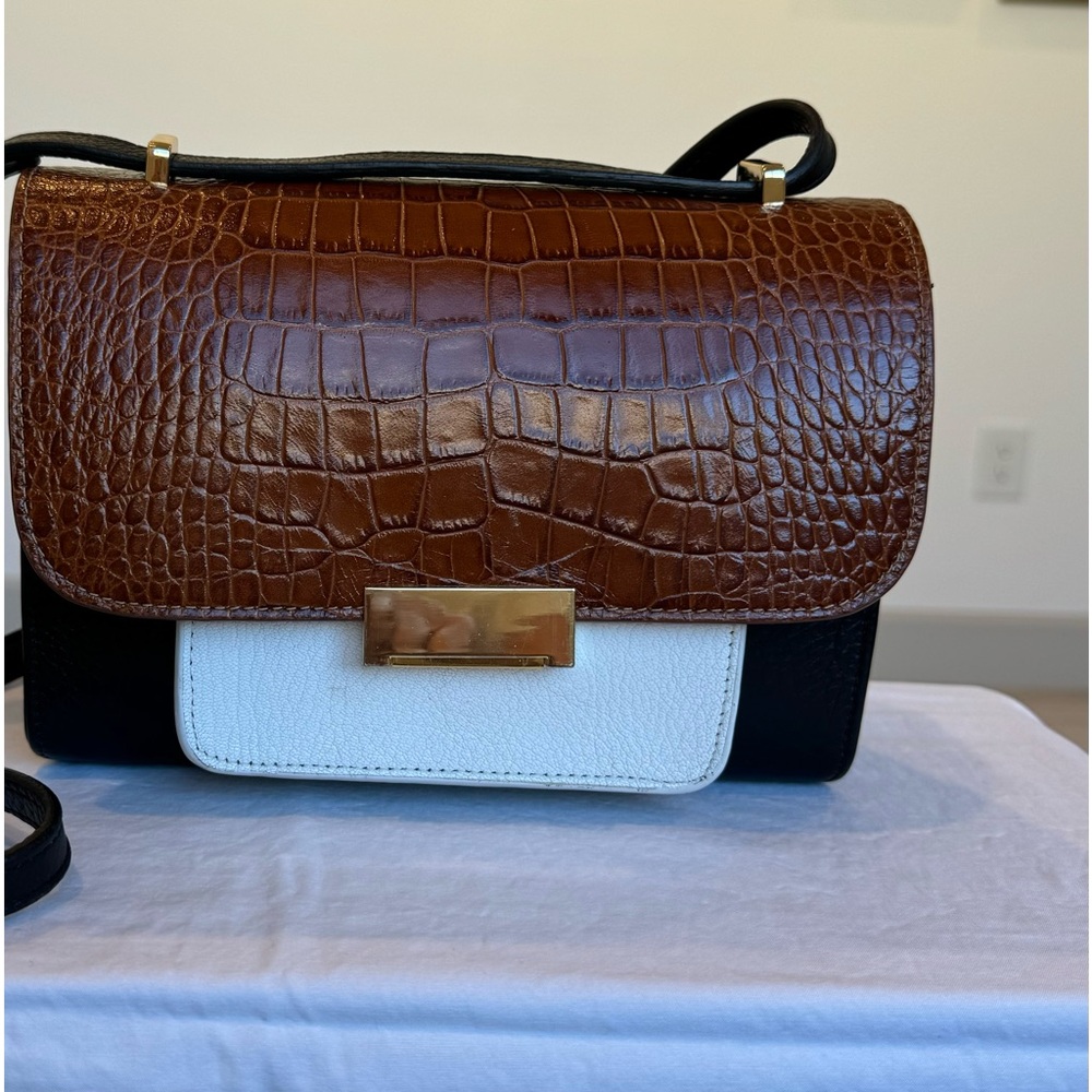 Gigi New York Abigail crossbody. Very lightly used with no wear.